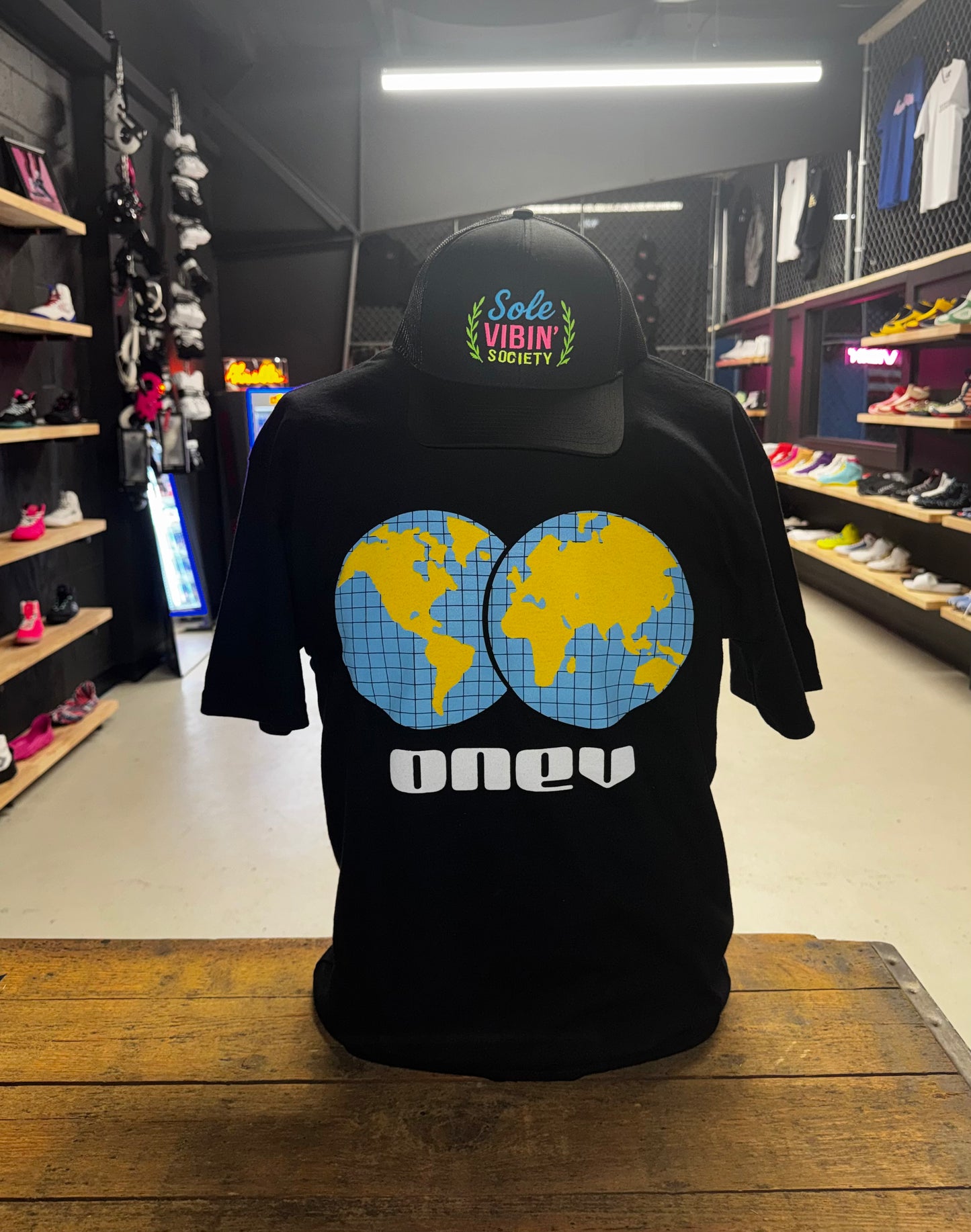 ONEV Globe Tee