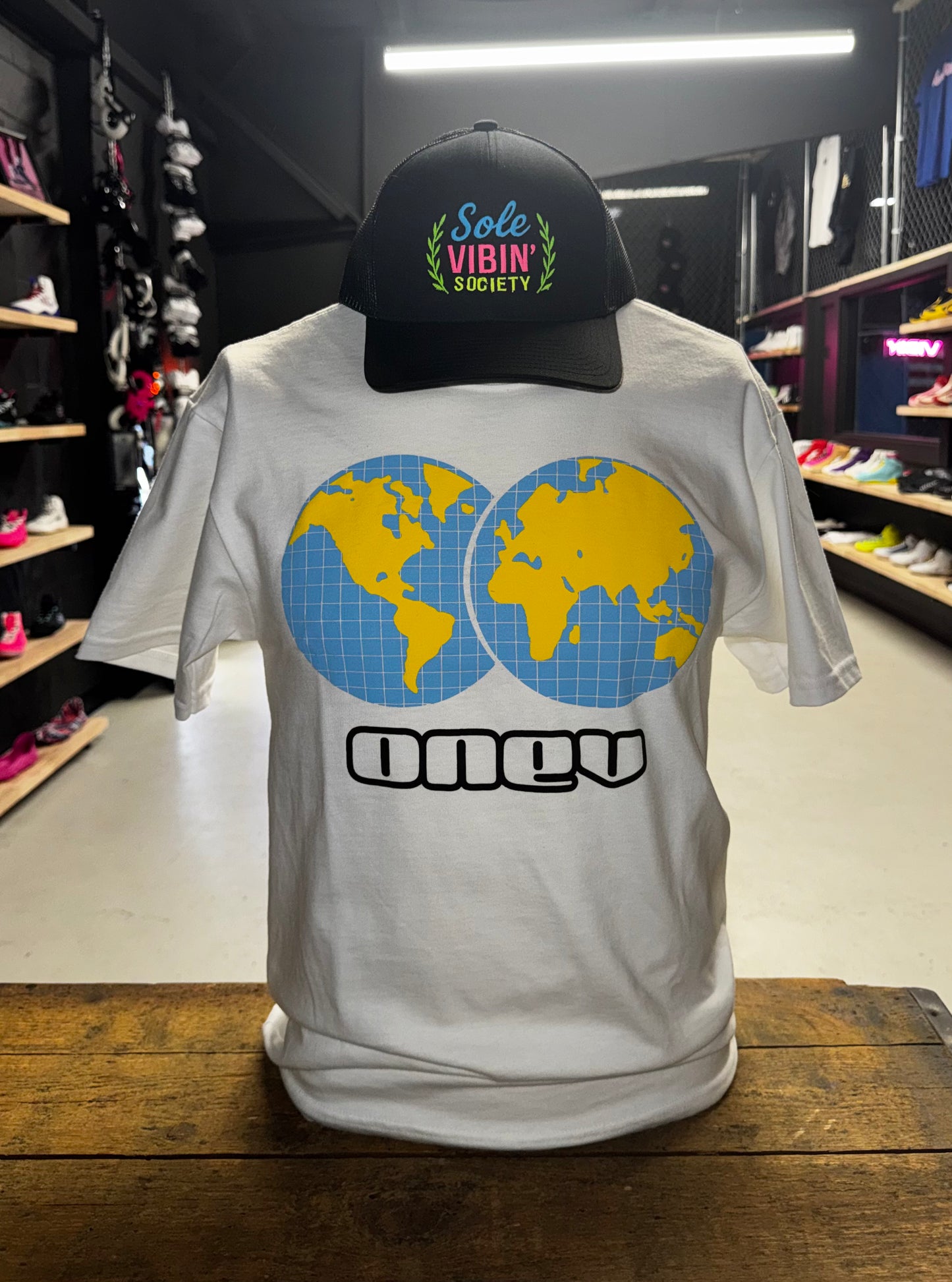 ONEV Globe Tee